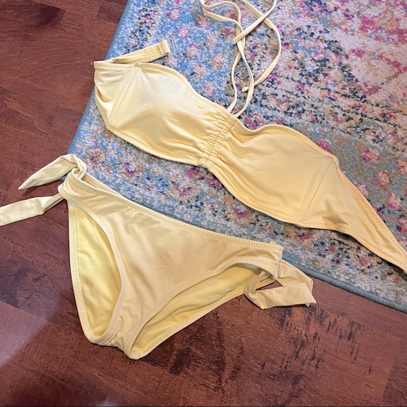 Halter Bikini - Picture 1 of 2